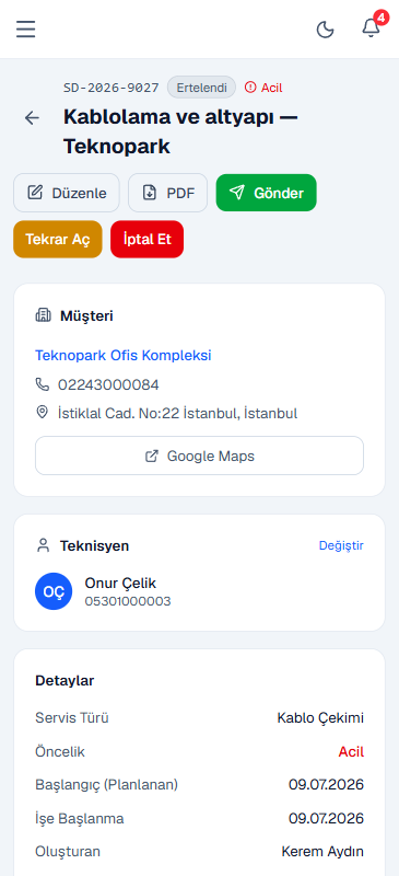 Teknisyen sahada telefondan iş kapatıyor